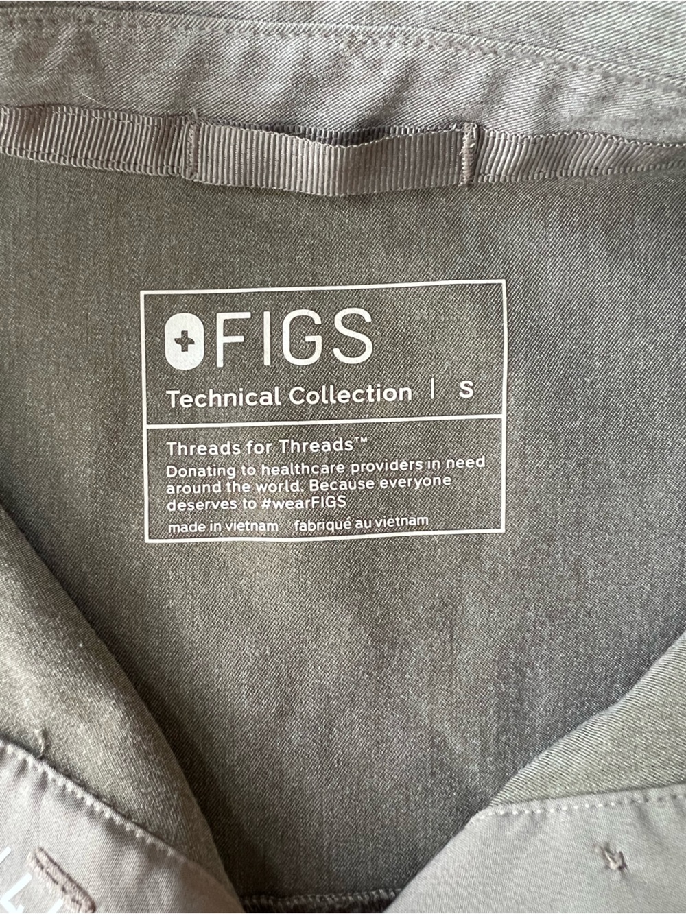 FIGS RARE Saiya Three Pocket Classic Cargo Polo Top Olive Green (PO #2768), sz S - Picture 7 of 9